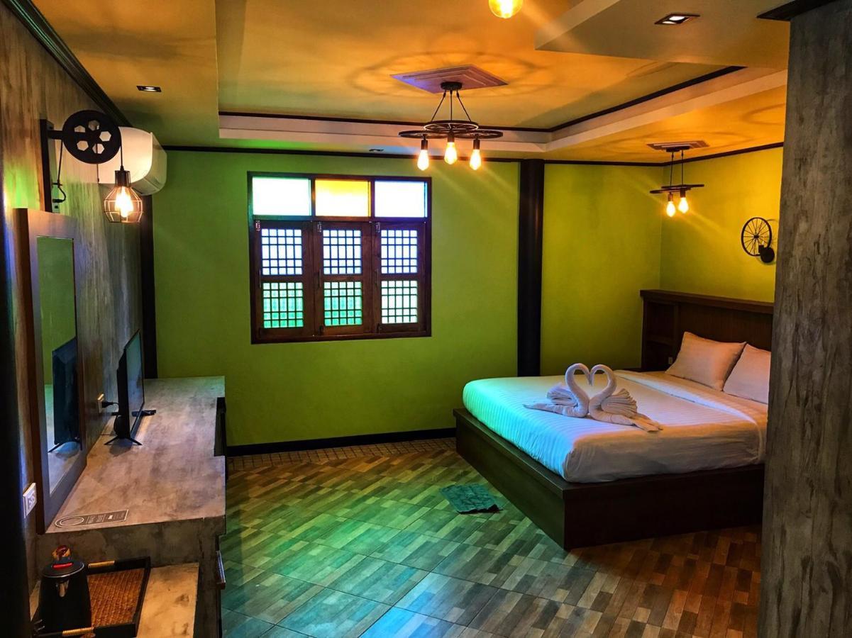Отель Mangrove House Lanta Old Town Ко-Ланта Экстерьер фото