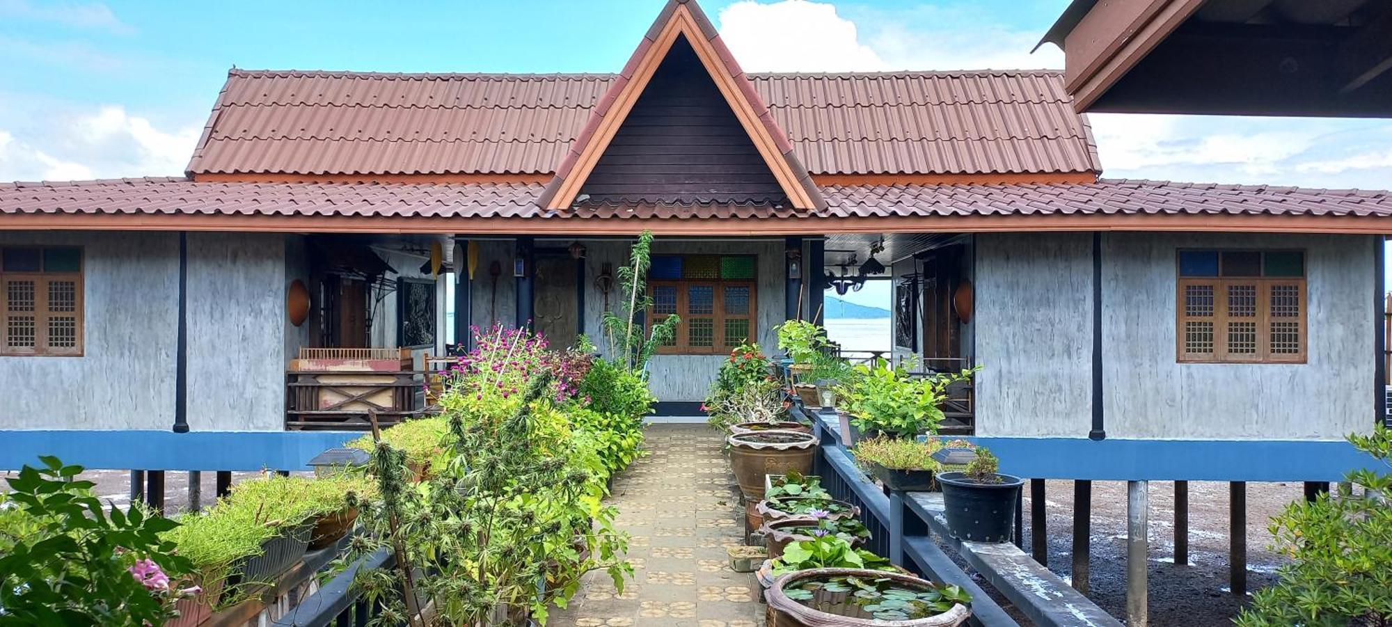 Отель Mangrove House Lanta Old Town Ко-Ланта Экстерьер фото
