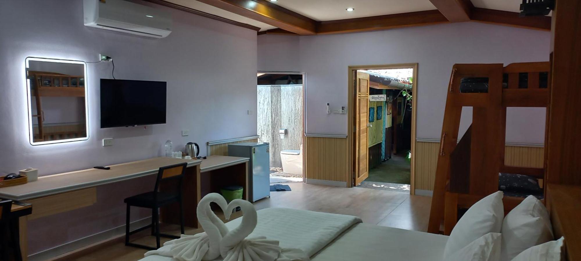 Отель Mangrove House Lanta Old Town Ко-Ланта Экстерьер фото